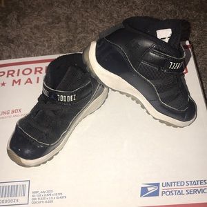 Preowned toddler retro 11s “space jam  2016”